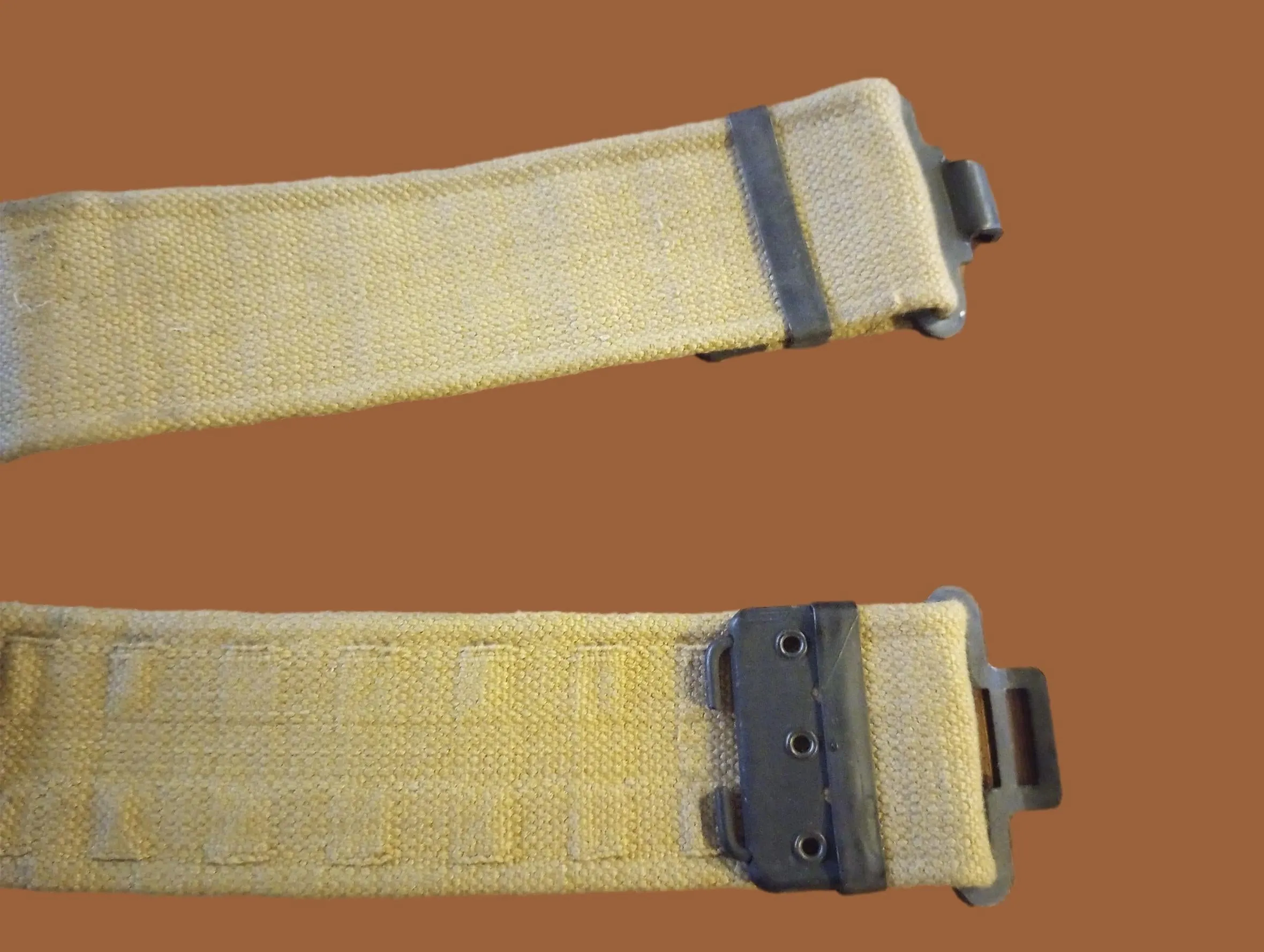 BRITISH MILITARY KHAKI WEB COMBAT PISTOL BELT PATTERN 37 1970's VINTAGE