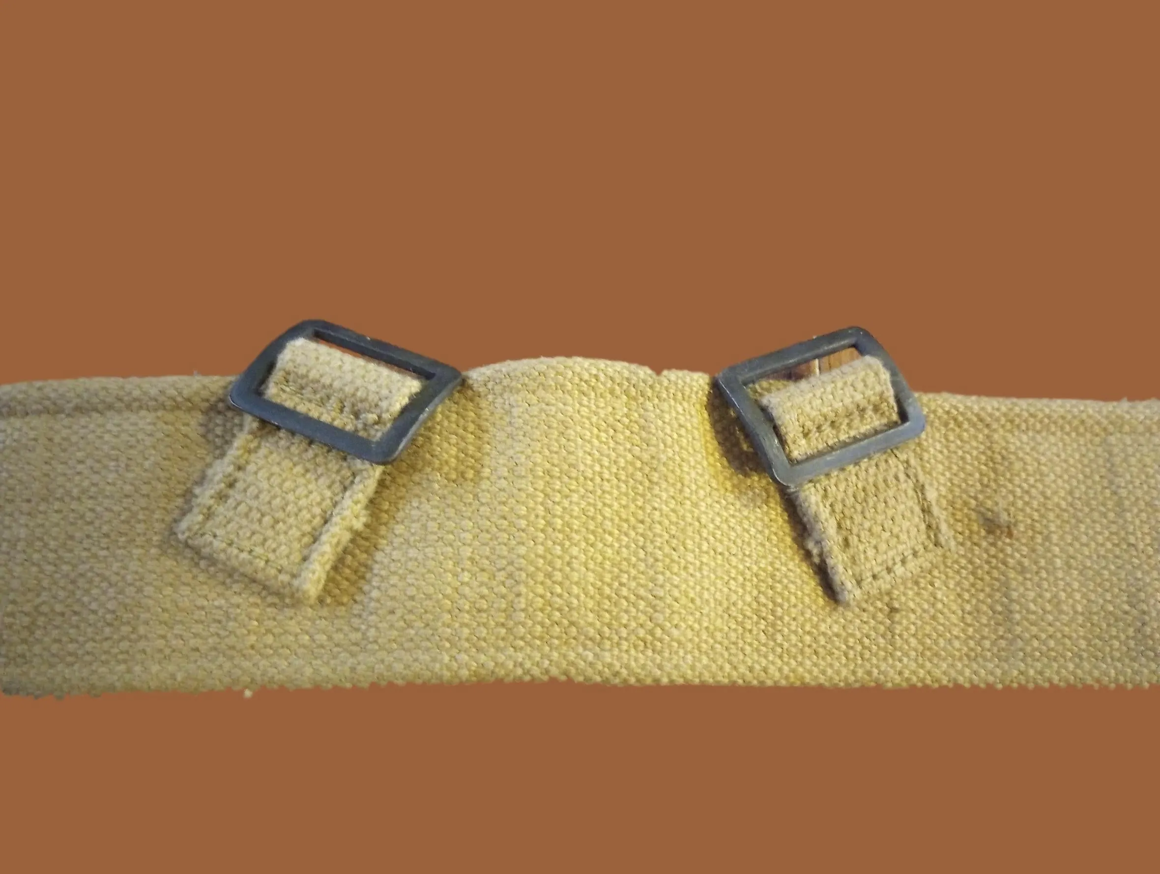 BRITISH MILITARY KHAKI WEB COMBAT PISTOL BELT PATTERN 37 1970's VINTAGE